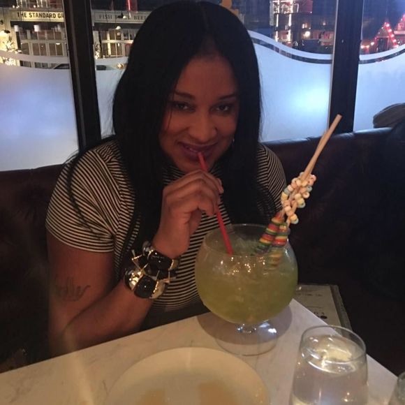 Meet your Posher, Shelly - Picture 1 of 1